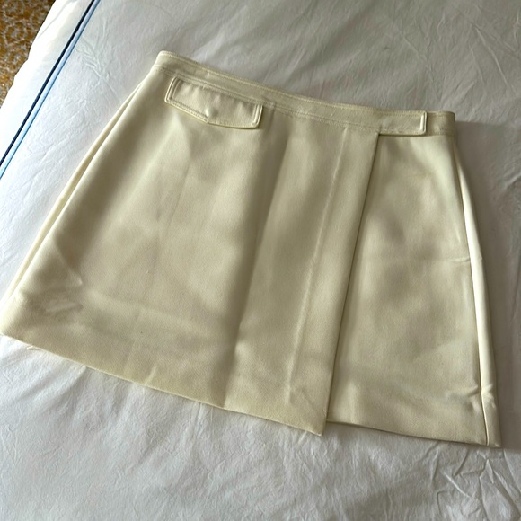 THEORY mini skirt wool cream colored size 4 - Picture 1 of 2